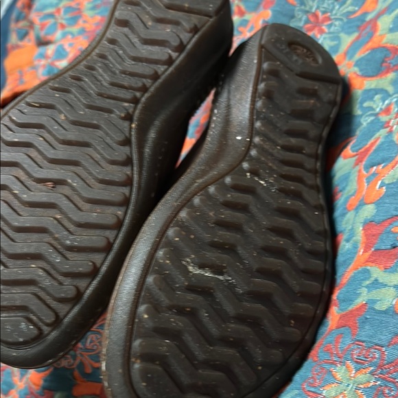 UGG Kohala ~ Leather & Shearling Women's Slip-On Shoes size 9 EUC - Picture 3 of 7